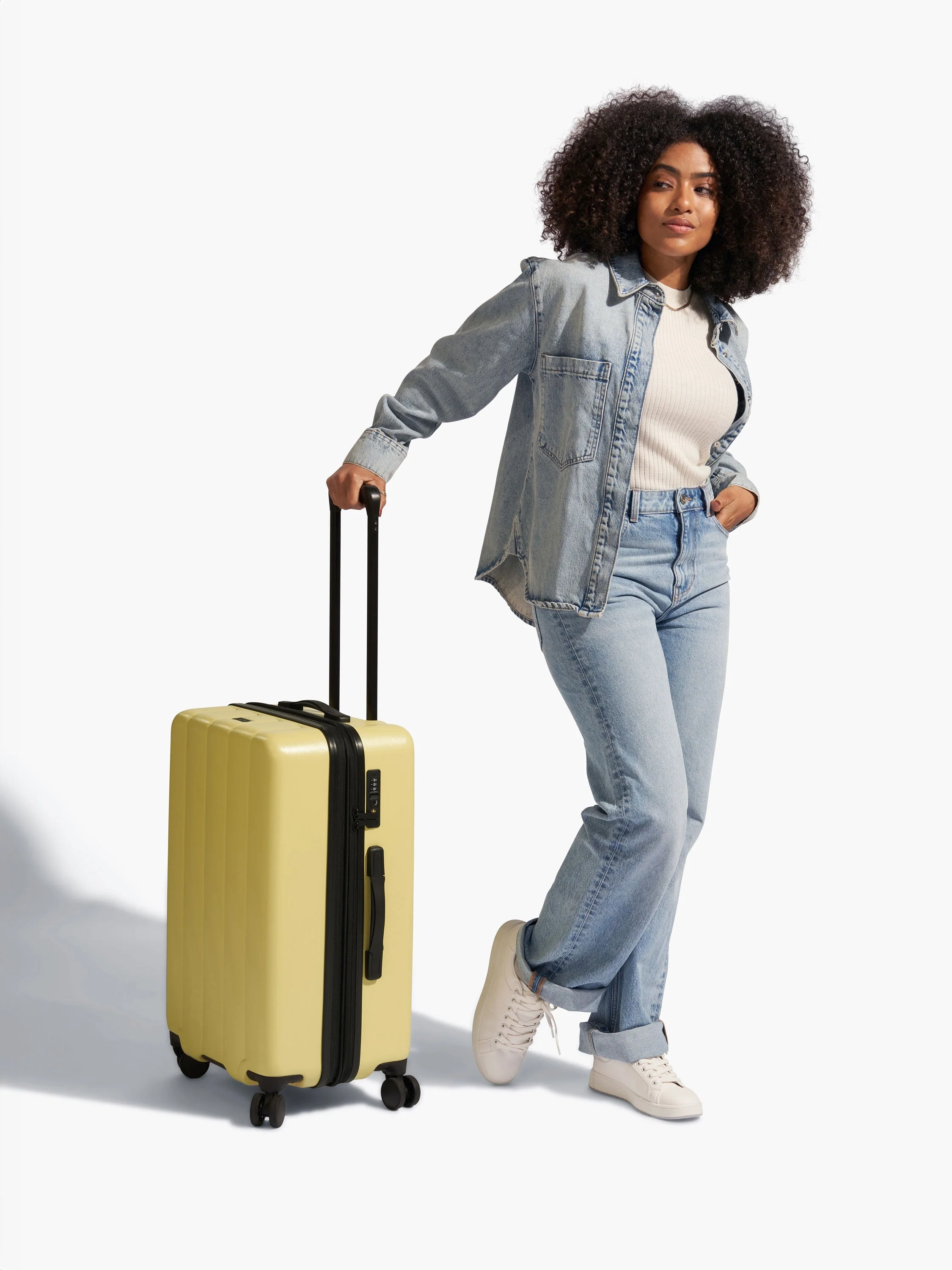 Evry Medium Luggage - Image 32