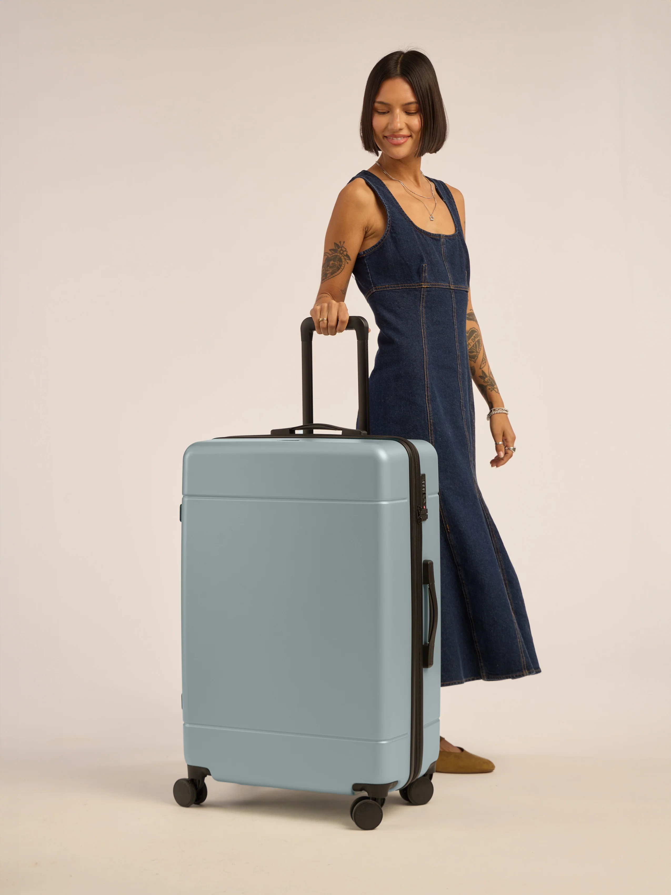 Hue Large Luggage - Image 67