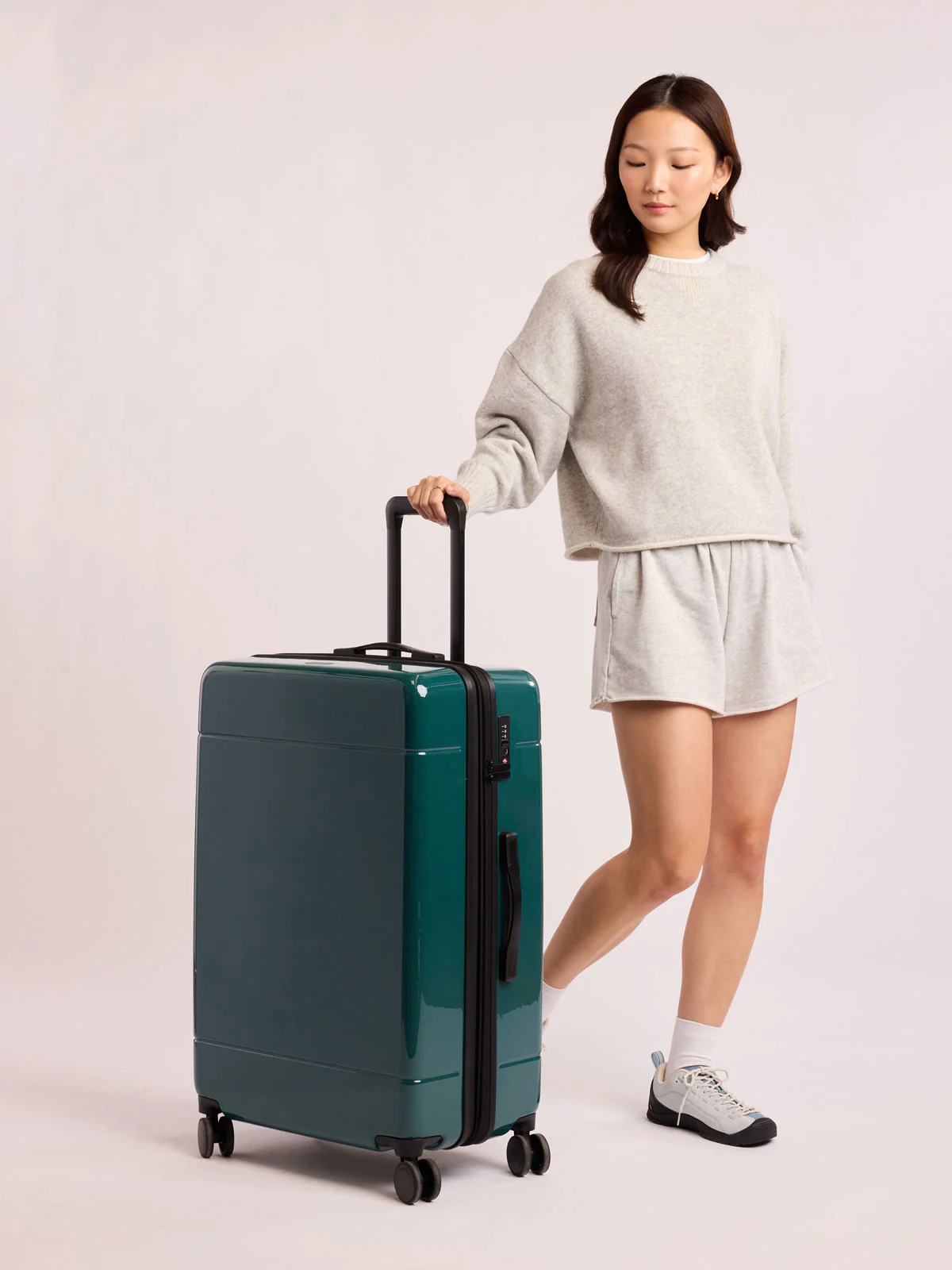 Hue Large Luggage - Image 94