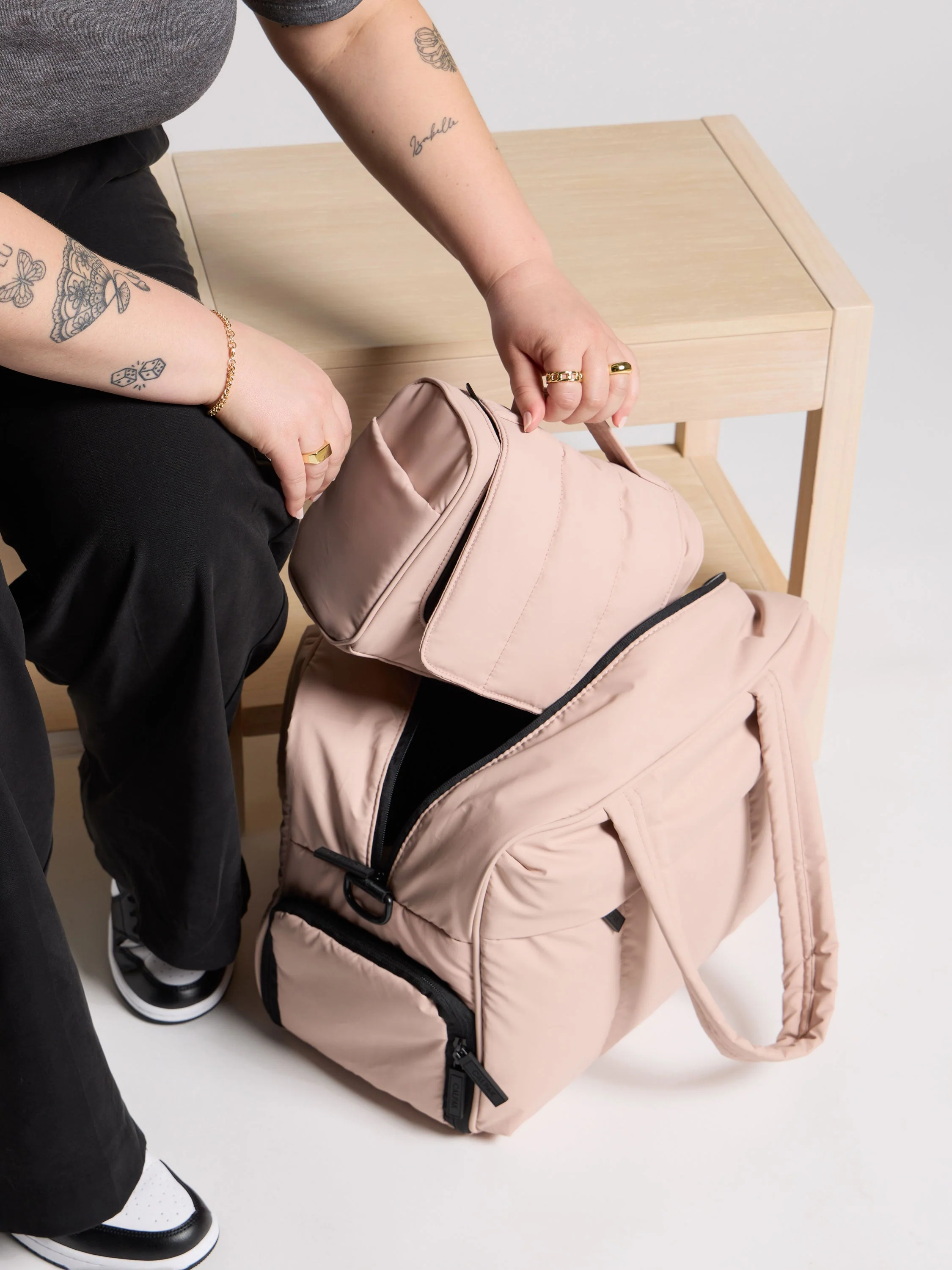 Luka Hanging Toiletry Bag - Image 29