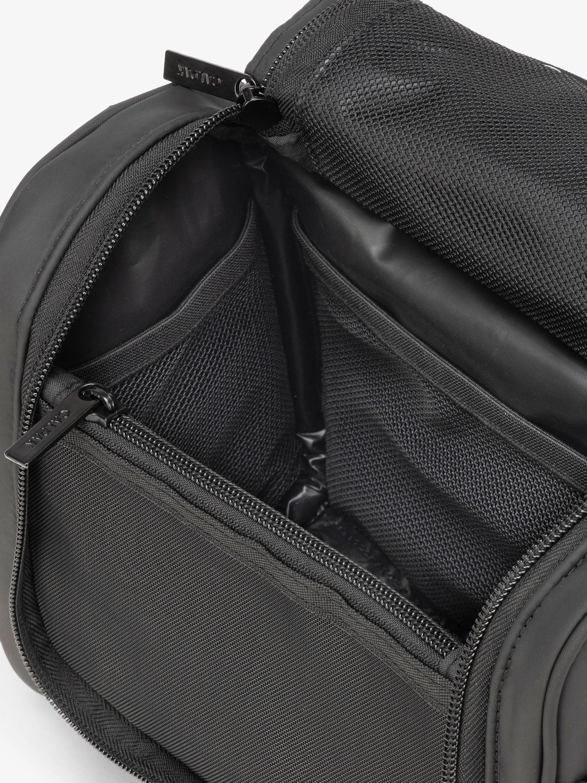 Luka Hanging Toiletry Bag - Image 6